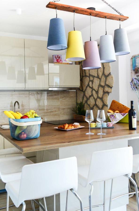 Kaj-Lux Novi Apartment โนวีวีโนดอลสกี ภายนอก รูปภาพ