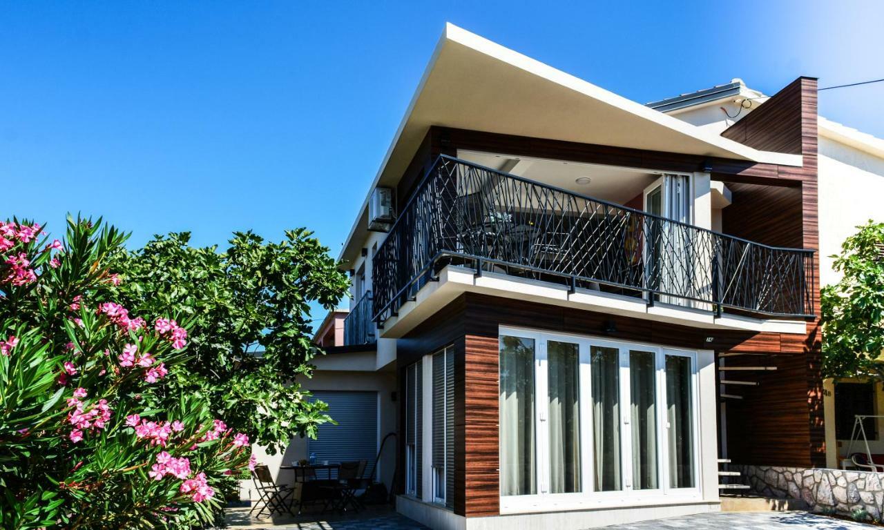 Kaj-Lux Novi Apartment โนวีวีโนดอลสกี ภายนอก รูปภาพ