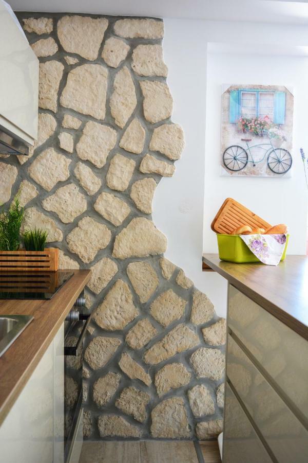 Kaj-Lux Novi Apartment โนวีวีโนดอลสกี ภายนอก รูปภาพ